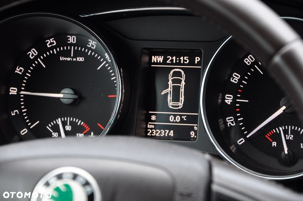 Skoda Superb 2.0 TDI L&K DSG - 35