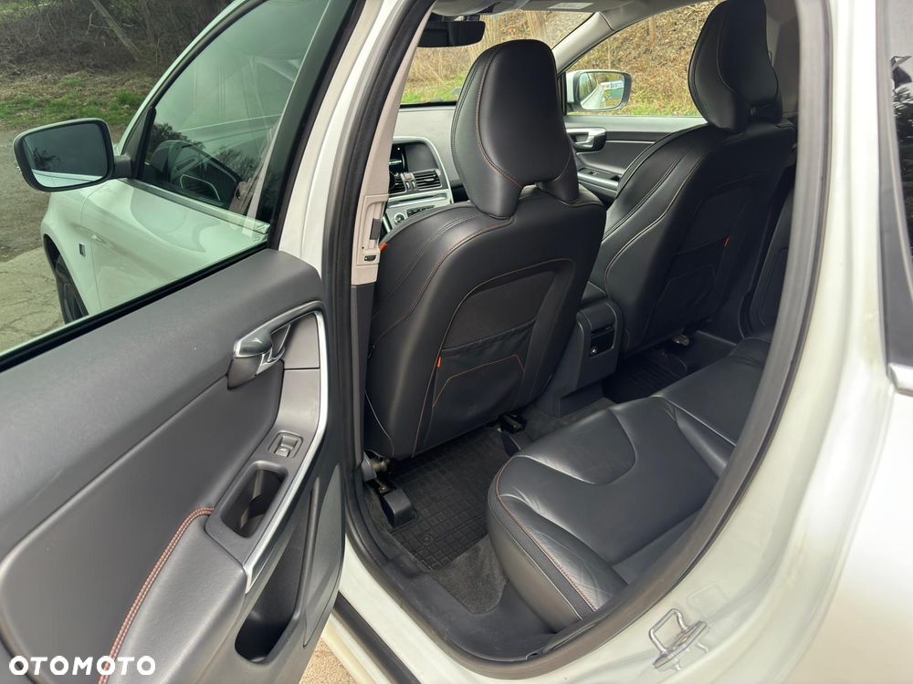 Volvo XC 60 D4 AWD Ocean Race - 6