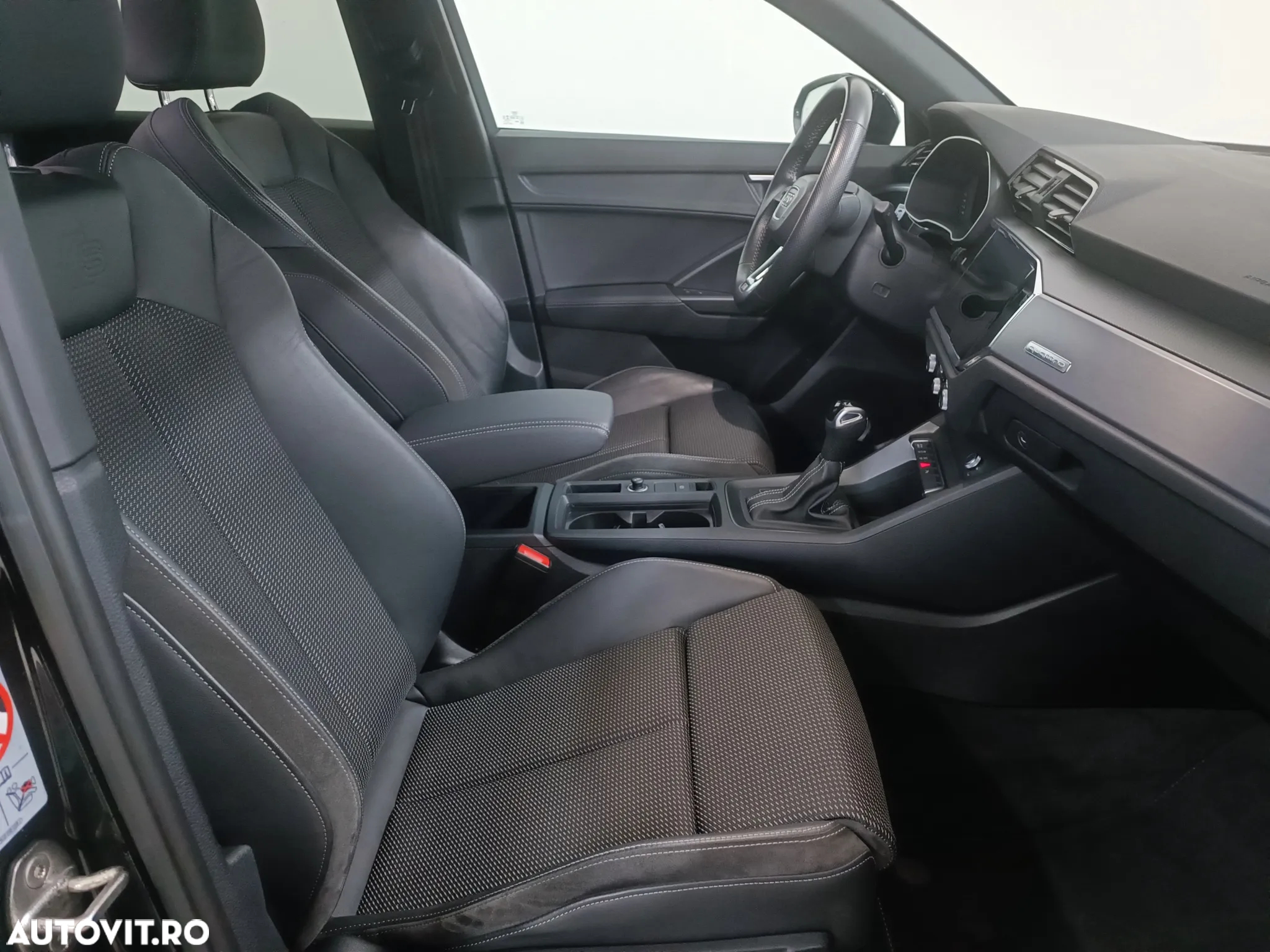 Audi Q3 2.0 40 TFSI S tronic quattro S Line - 9