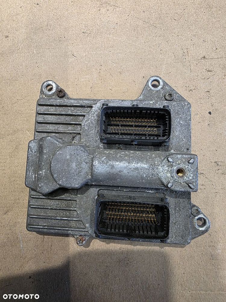 OPEL SIGNUM VECTRA 2.2 KOMPUTER STEROWNIK SILNIKA 55558138 - 2