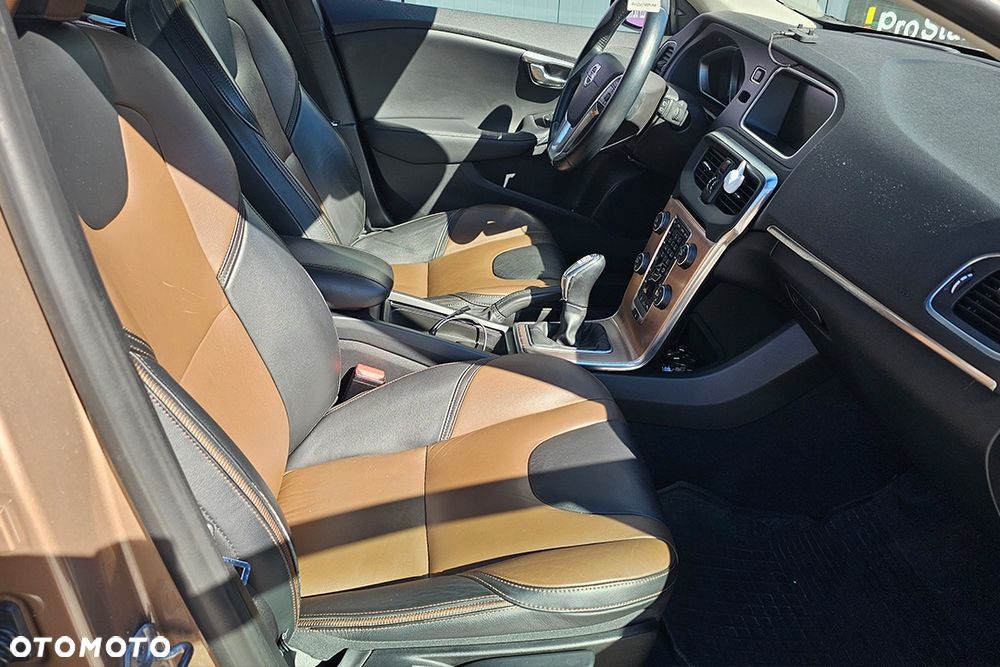 Volvo V40 Cross Country D2 Summum - 9