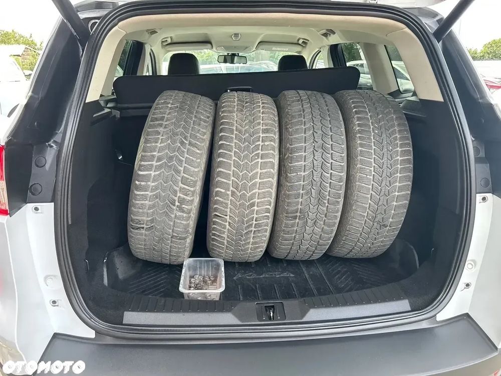 Ford Kuga 2.0 TDCi 2x4 Titanium - 34