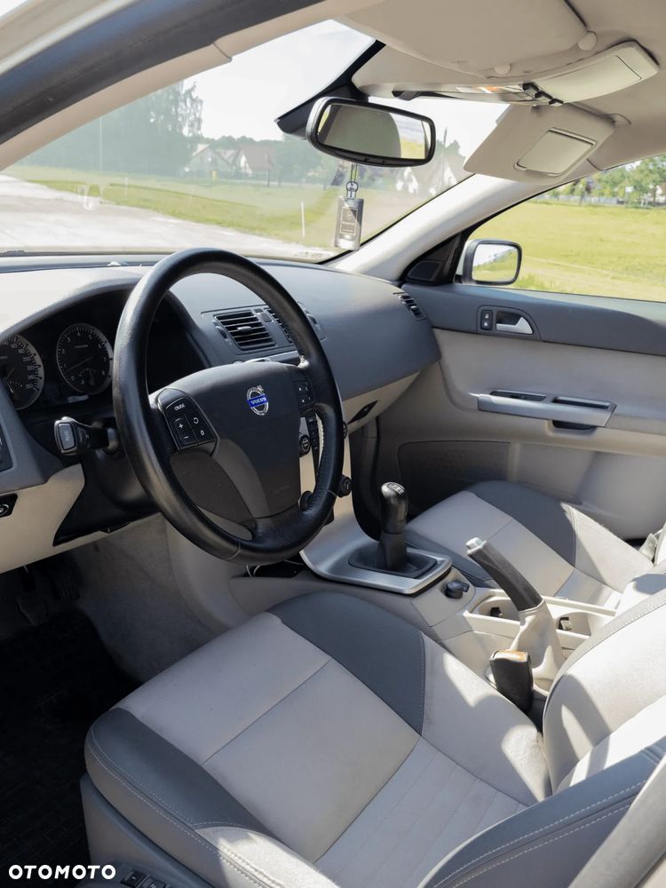 Volvo S40 2.4i Momentum - 11
