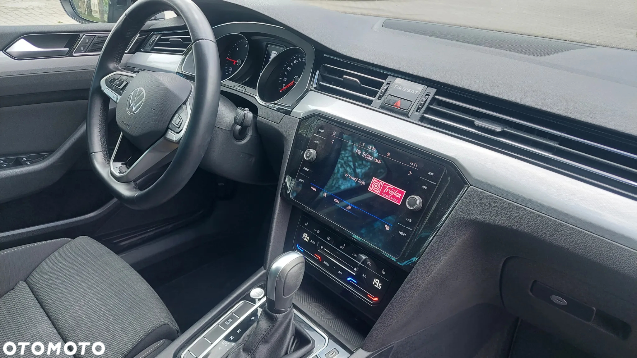 Volkswagen Passat - 28