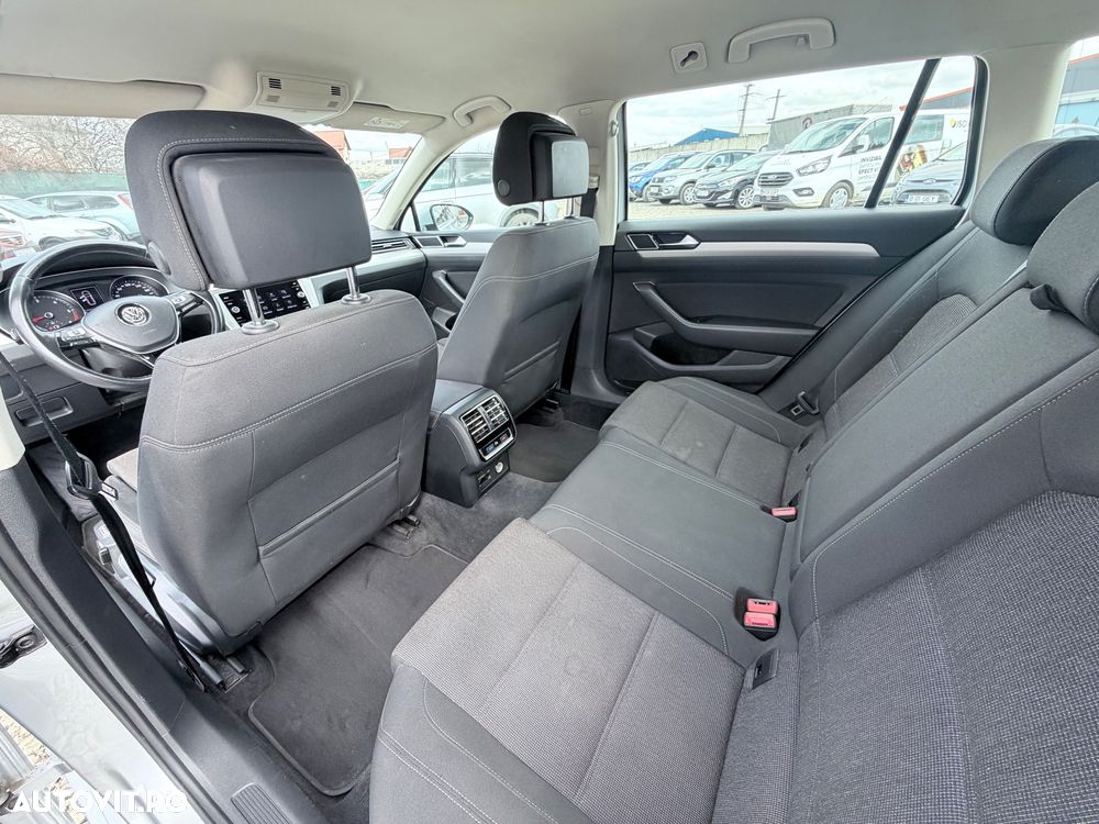 Volkswagen Passat - 8