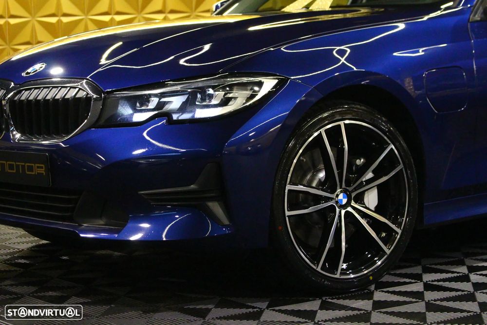 BMW 330 e Line Luxury Auto - 2