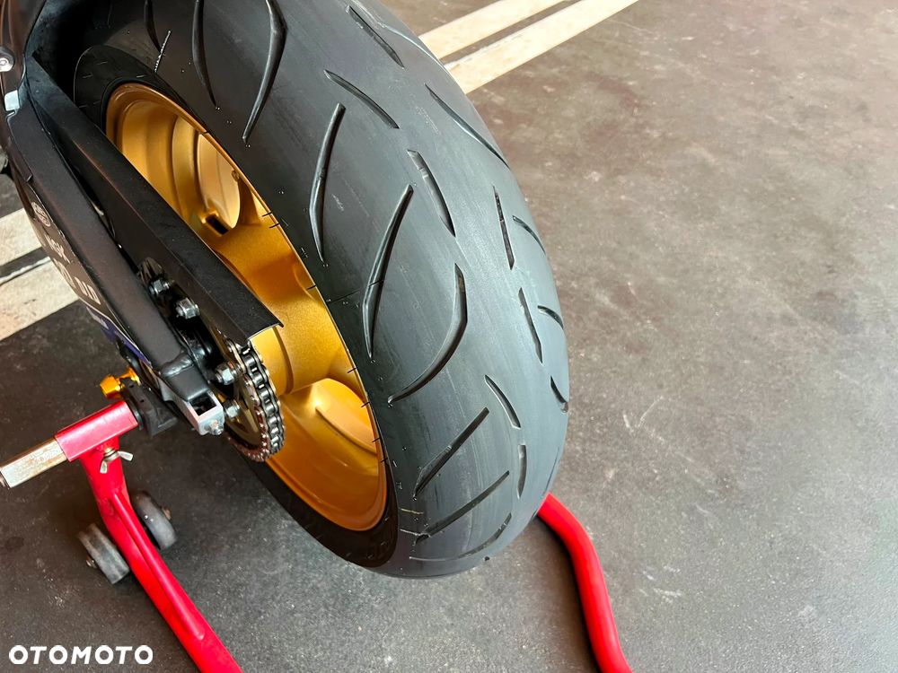 Yamaha R6 - 17