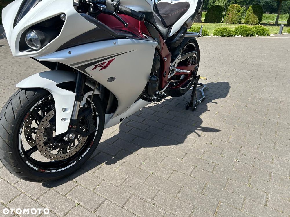Yamaha YZF - 4