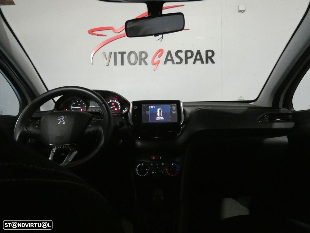 Peugeot 208 1.2 PureTech Style - 18