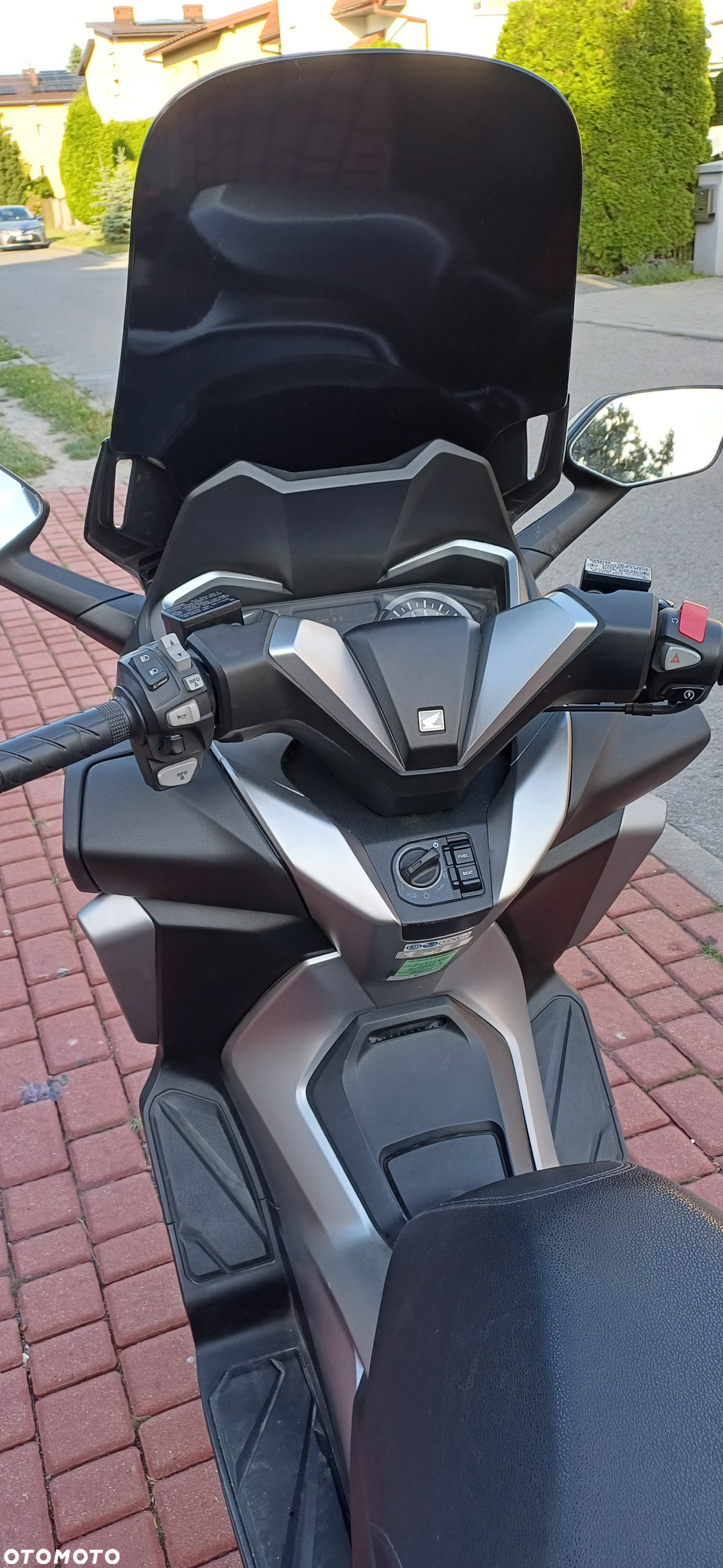 Honda NSS - 8