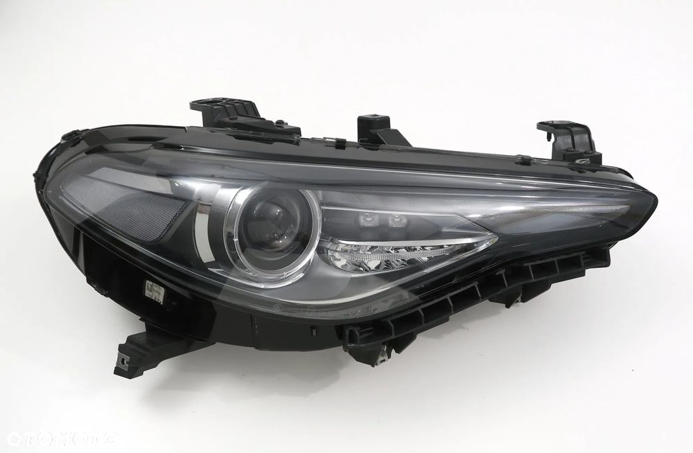 ALFA ROMEO GIULIA reflektor Bi XENON skrętny D3S 35W LED 12 PIN OE - 15