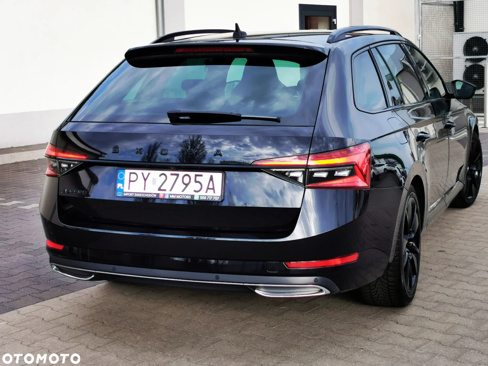 Skoda Superb Combi 2.0 TDI DSG Sportline - 9