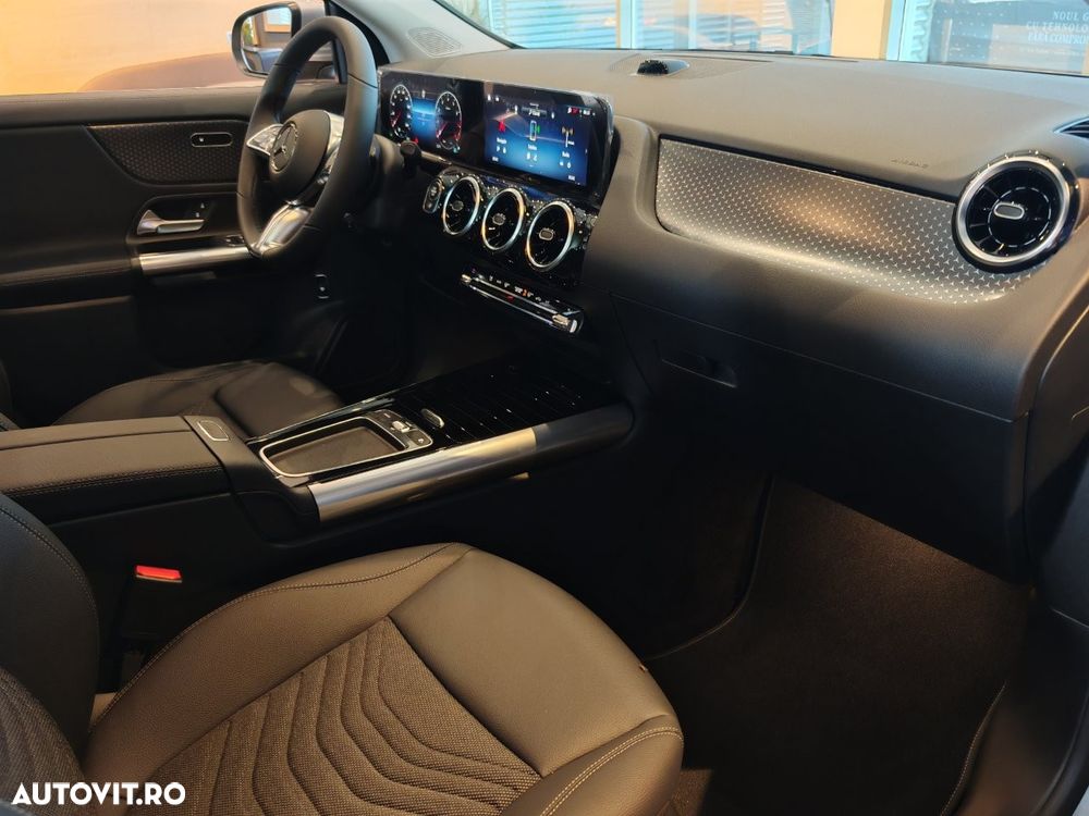 Mercedes-Benz GLA 180 MHEV - 21