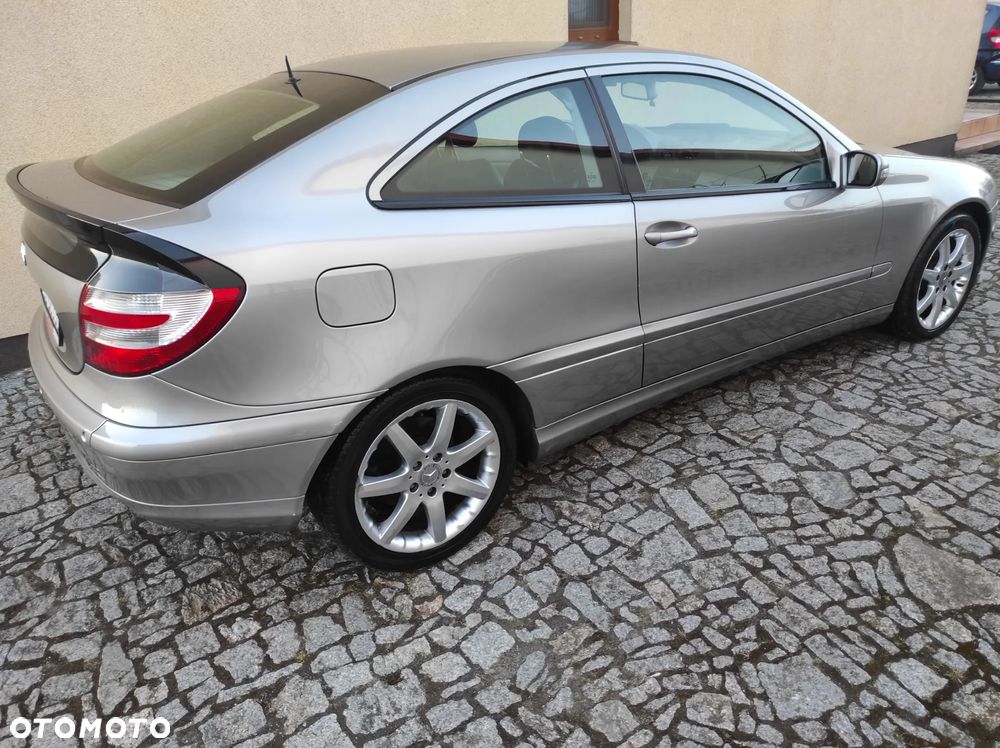 Mercedes-Benz Klasa C 230 - 8