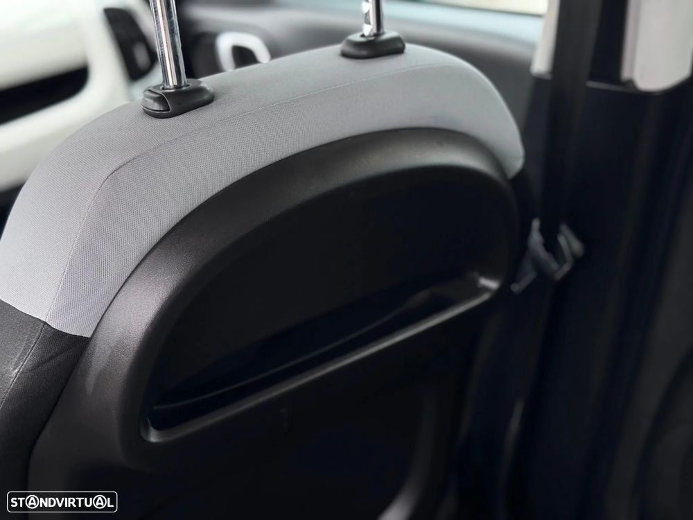 Fiat 500L 1.3 MJ Urban - 23