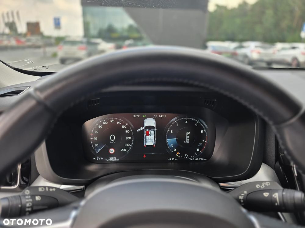 Volvo XC 60 T4 Momentum Pro - 27