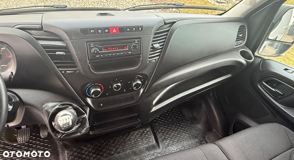 Iveco DAILY 35C15, 3.0HPI L3H2, hak 3,5t, GWARANCJA klima tempomat - 14