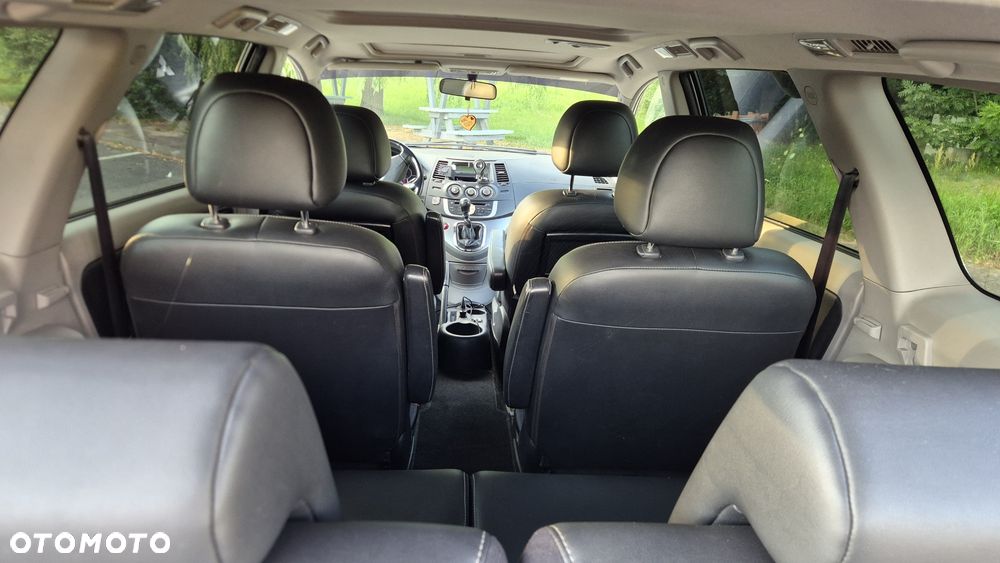 Mitsubishi Grandis - 5