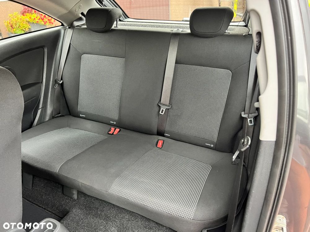 Opel Corsa 1.2 16V Essentia - 23