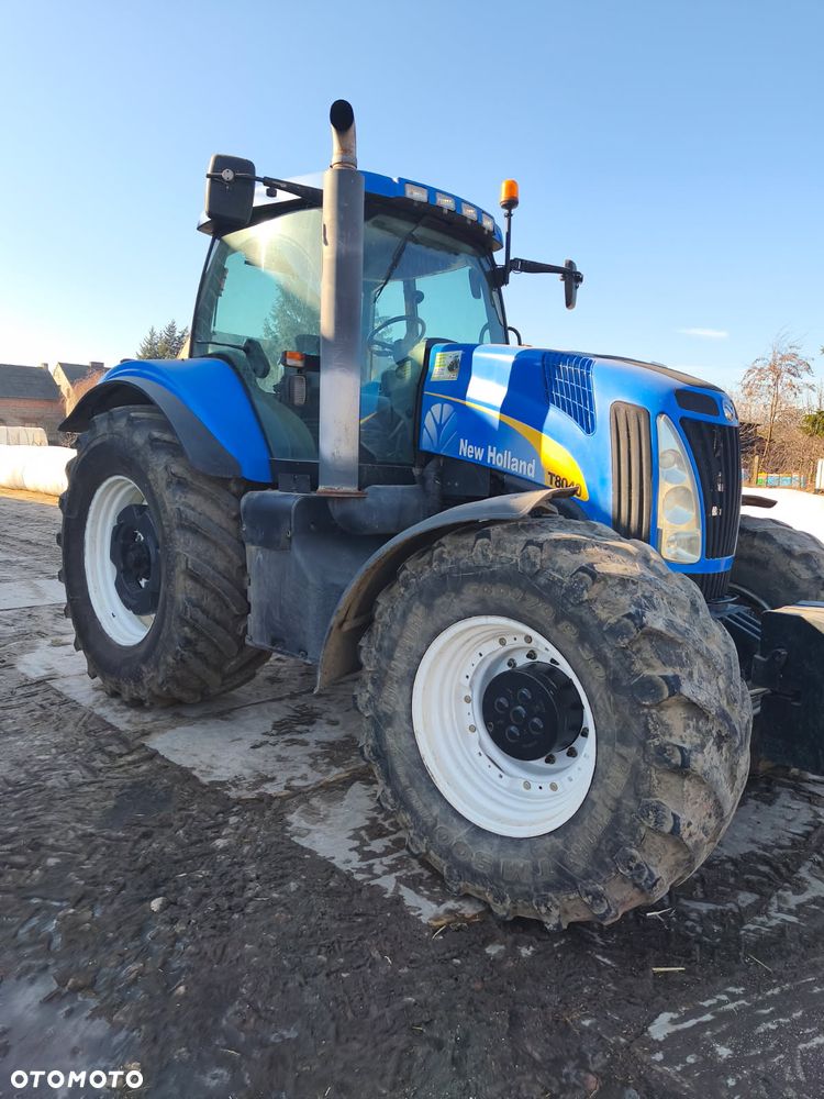 New Holland T8040 - 1