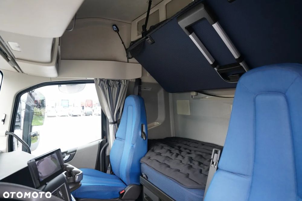 Volvo FH 460 / KLIMATYZACJA POSTOJOWA / I SAVE /  OPONY 100% / 2023R - 24