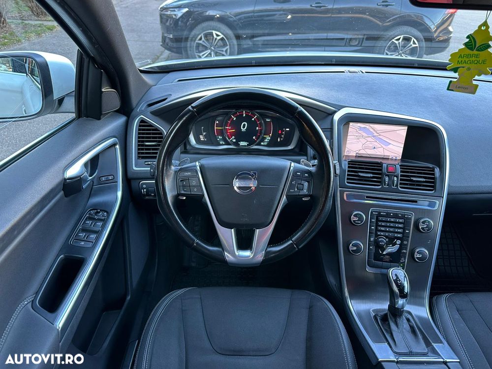 Volvo XC 60 D4 AWD Geartronic Momentum - 9