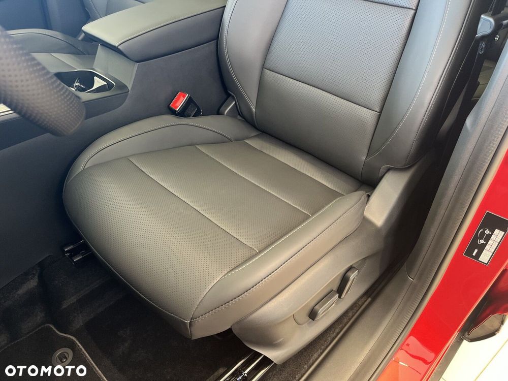 MG ZS Hybrid+ - 13