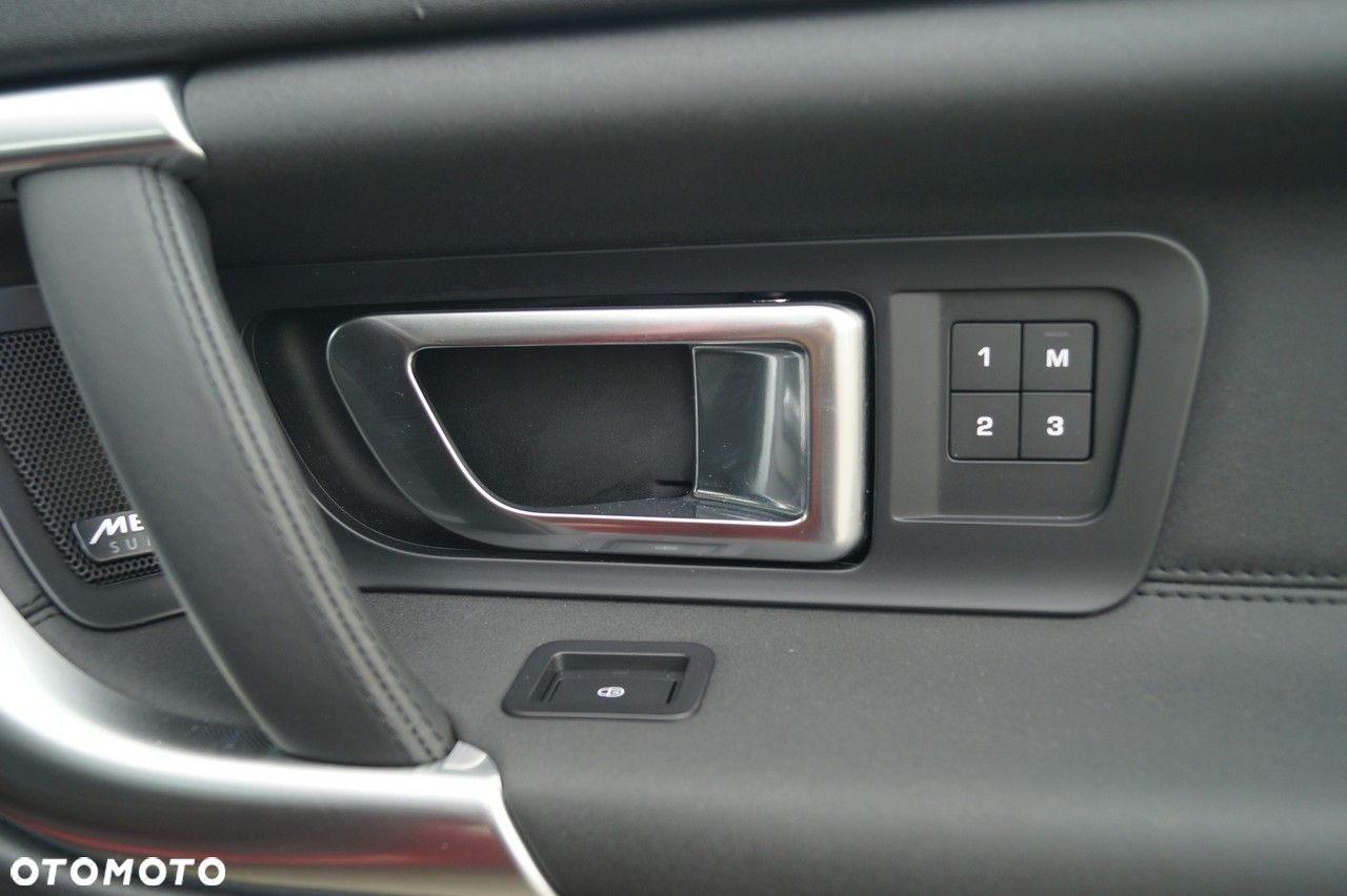 Land Rover Discovery Sport - 30