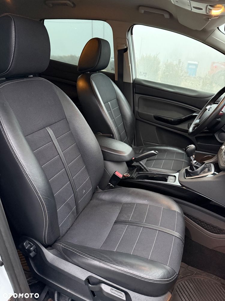 Ford Kuga 2.0 TDCi 2x4 Titanium - 9