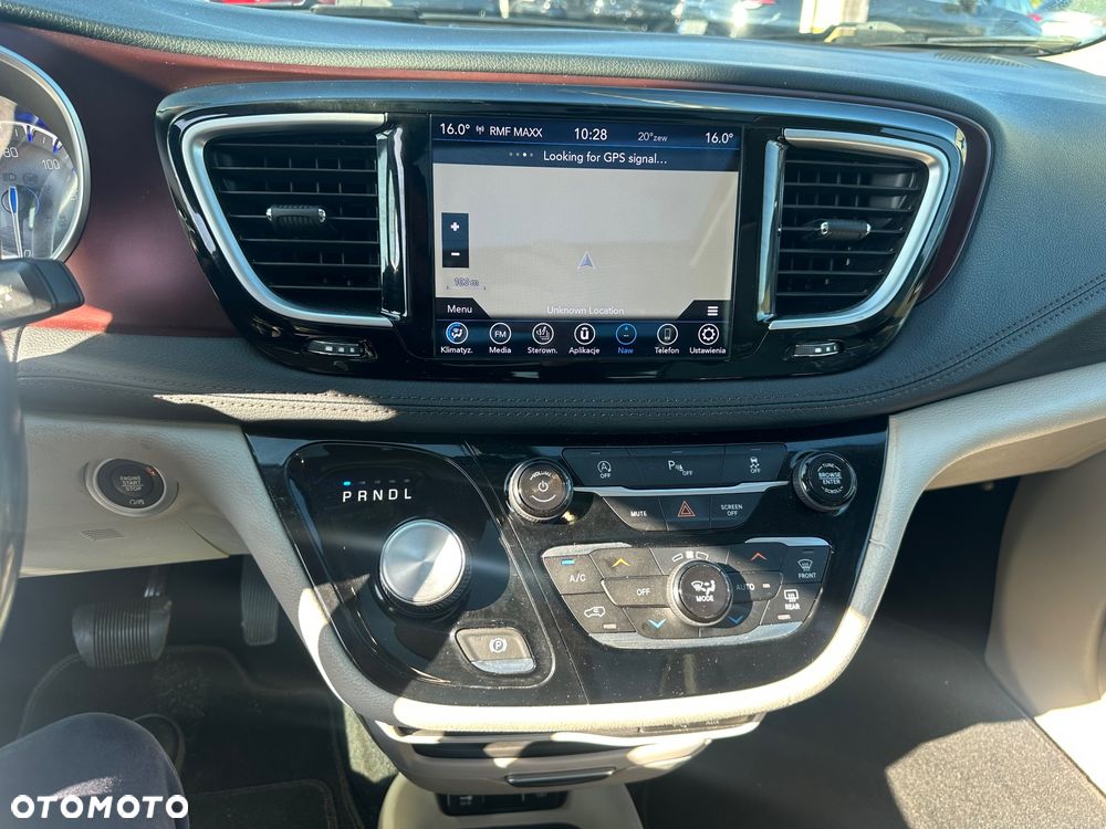 Chrysler Pacifica - 25