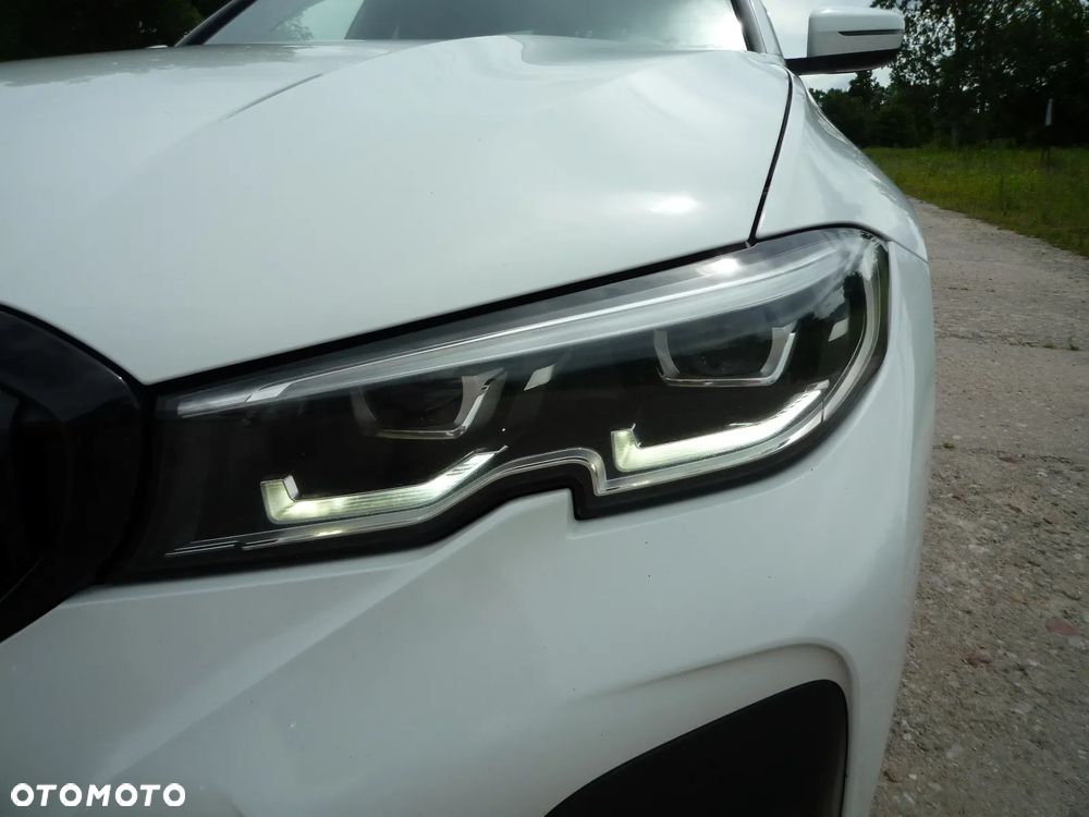 BMW Seria 3 330i xDrive M Sport sport - 14
