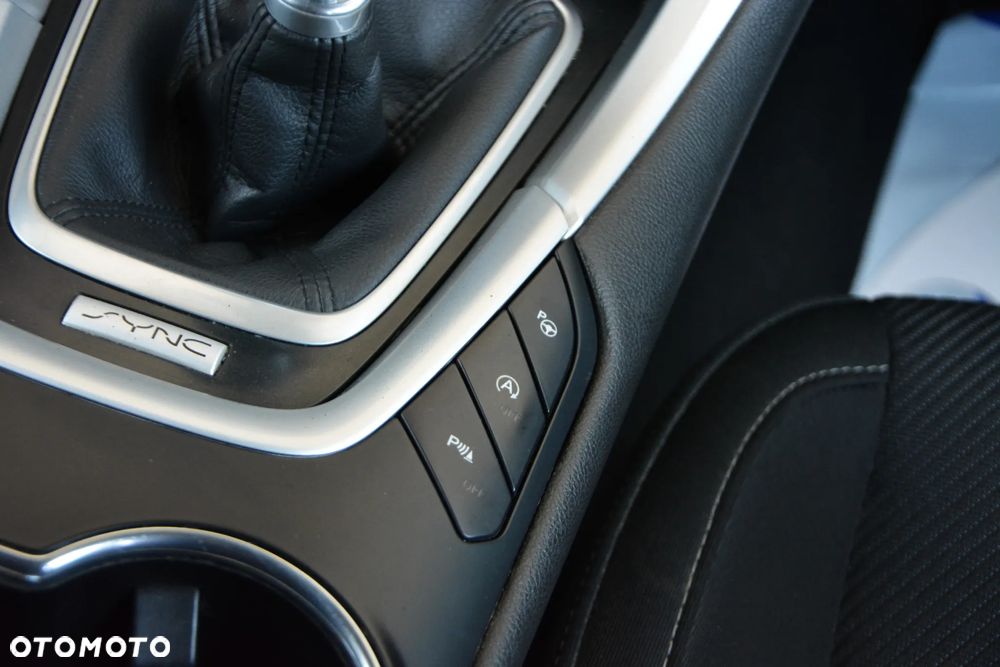 Ford Mondeo SW 1.5 TDCi ECOnetic S&S Business Edition - 19