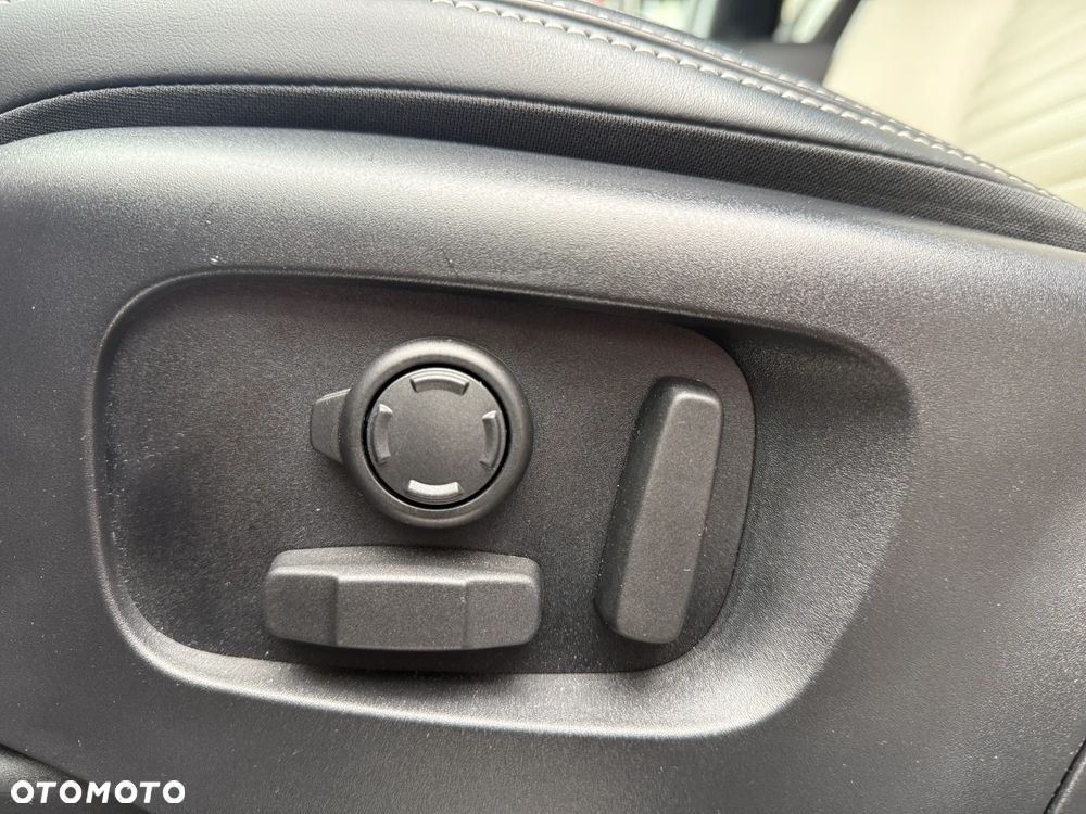 Land Rover Discovery Sport D200 Dynamic HSE - 14