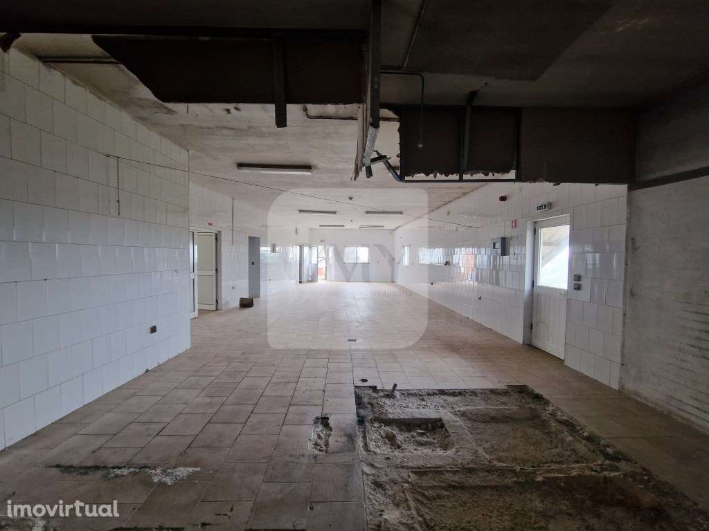 Espaço Comercial Licenciado para Padaria em Sanfins do Douro - Grande imagem: 2/15