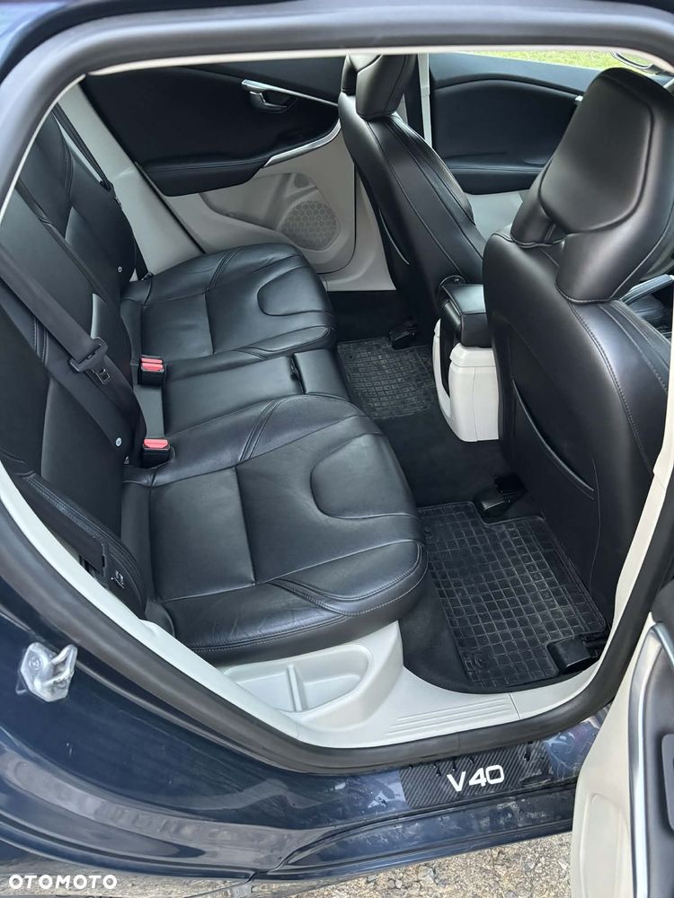 Volvo V40 - 10