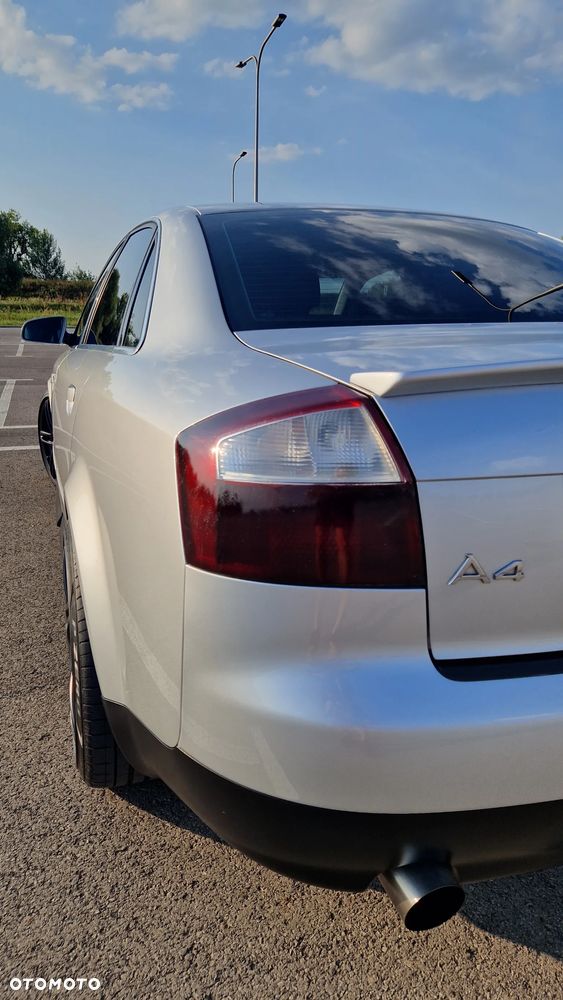 Audi A4 Limousine - 8