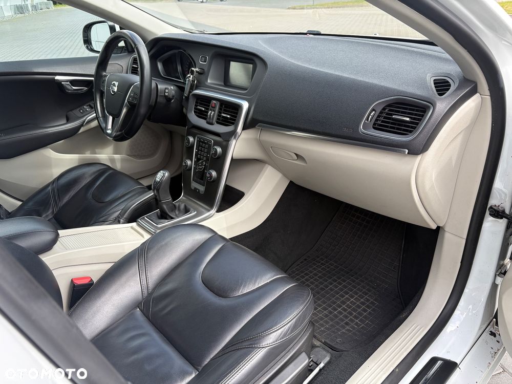 Volvo V40 D2 Summum - 26