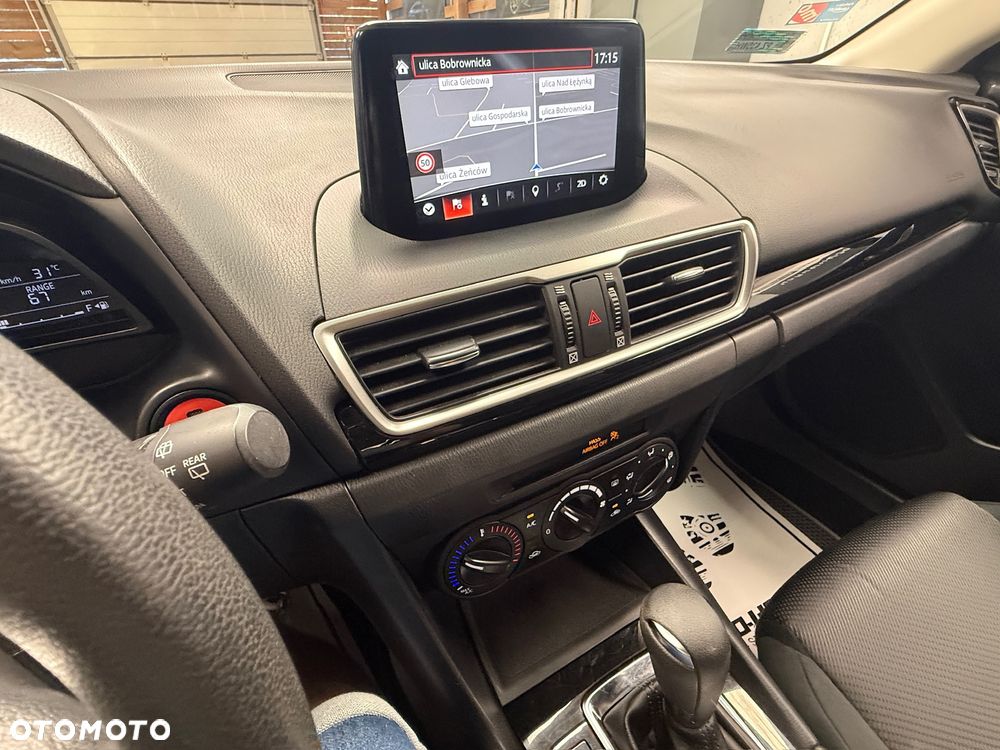 Mazda 3 - 8