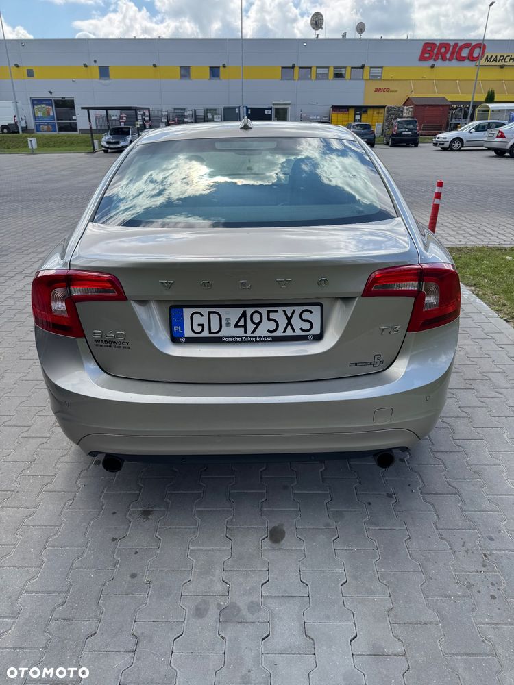 Volvo S60 T3 Momentum - 6