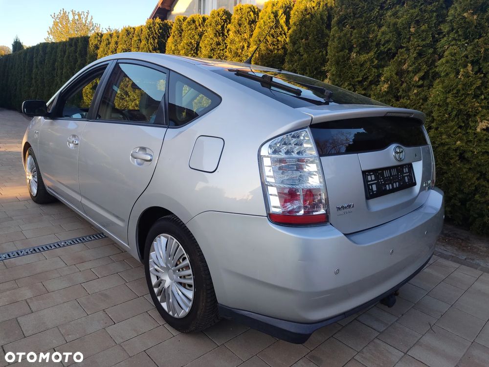 Toyota Prius - 10