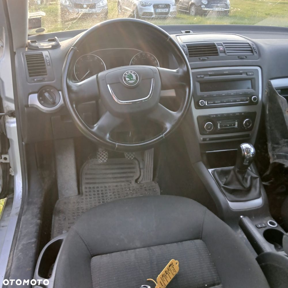 Skoda Octavia 1.4 TSI Ambiente - 6