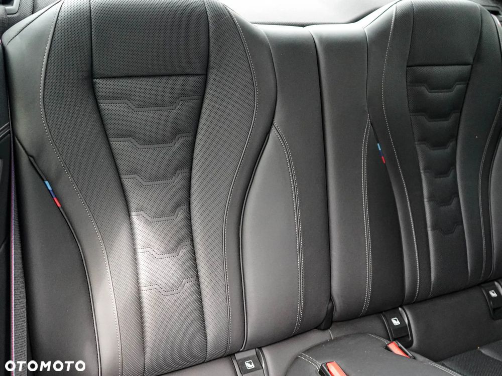 BMW Seria 8 - 26