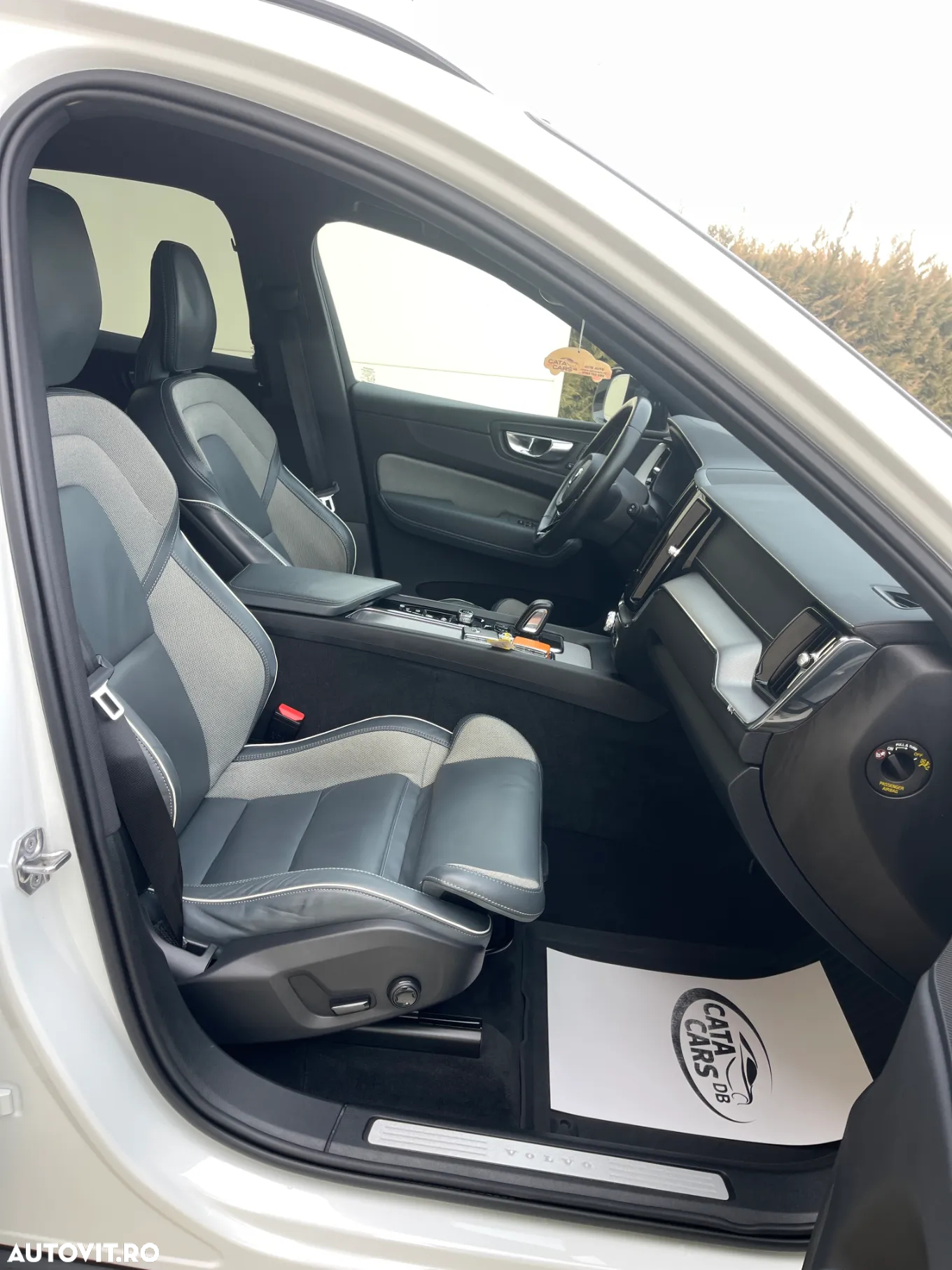 Volvo XC 60 B4 MHEV R-Design - 22