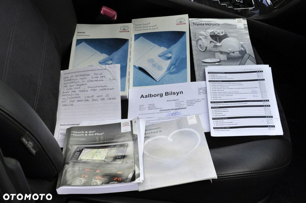 Toyota Avensis 2.0 Multidrive S Executive - 38