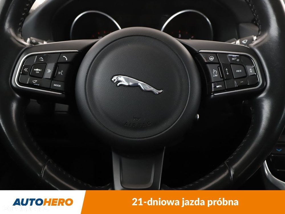 Jaguar XF - 19