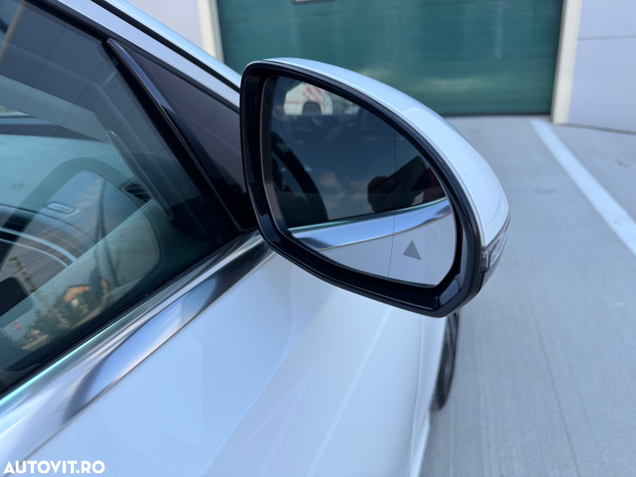 Mercedes-Benz E 220 d T 9G-TRONIC Edition AVANTGARDE - 26