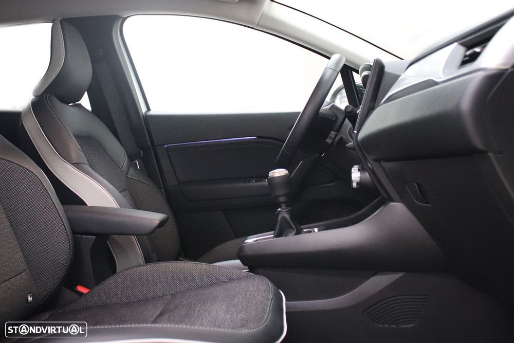 Renault Captur 1.0 TCe Techno Bi-Fuel - 22