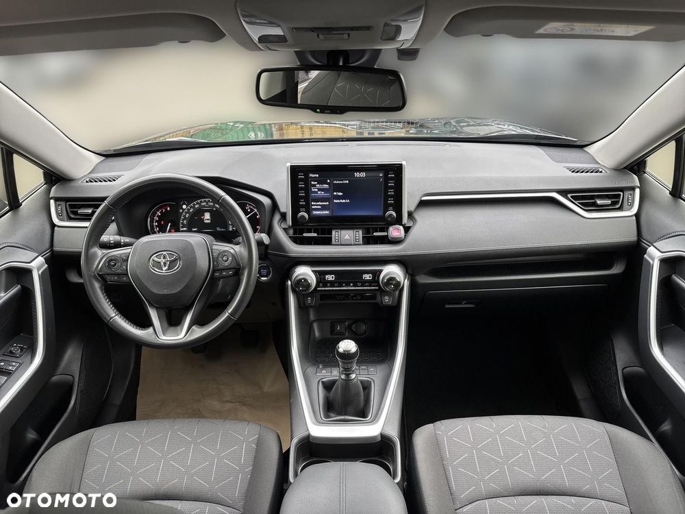 Toyota RAV4 - 10