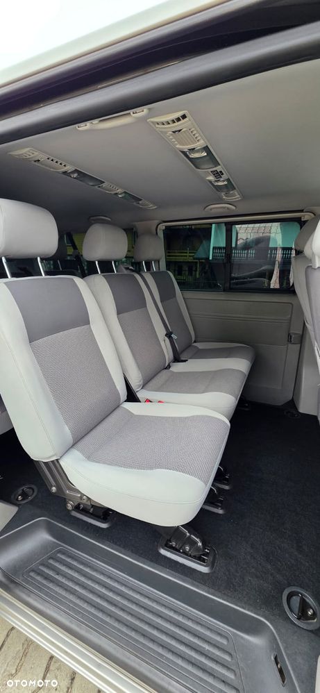 Volkswagen Caravelle - 5