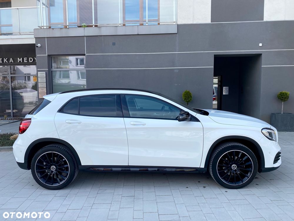 Mercedes-Benz GLA 200 7G-DCT AMG Line - 3